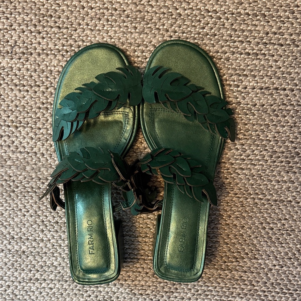 FARM Rio Emerald Leaf Sandals size 11